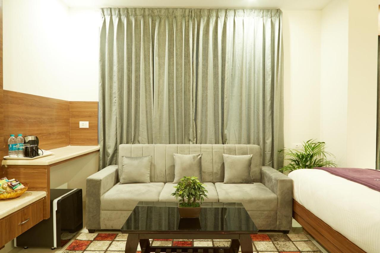 Vovo Premier Hotel Bangalore Extérieur photo