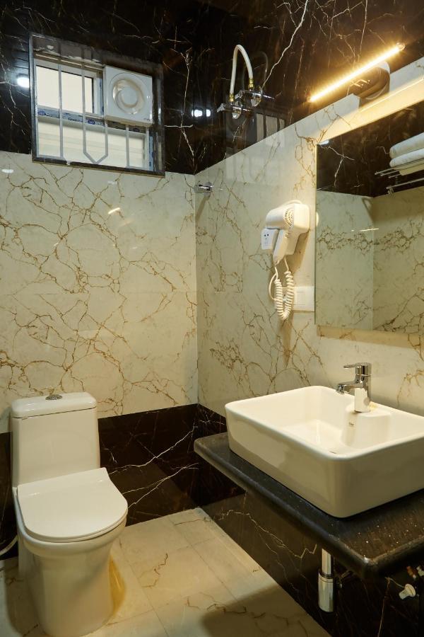 Vovo Premier Hotel Bangalore Extérieur photo