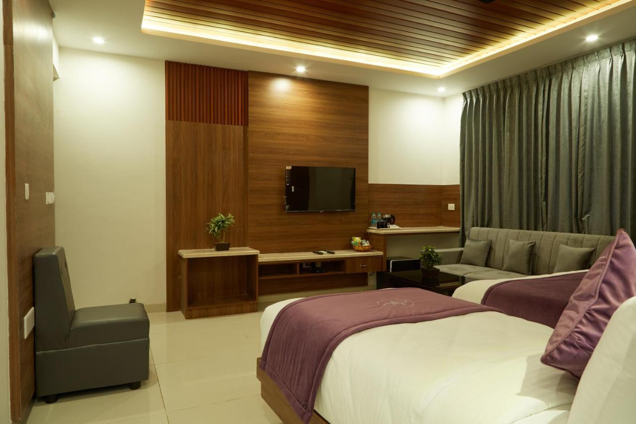 Vovo Premier Hotel Bangalore Extérieur photo