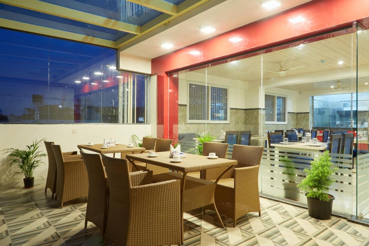 Vovo Premier Hotel Bangalore Extérieur photo