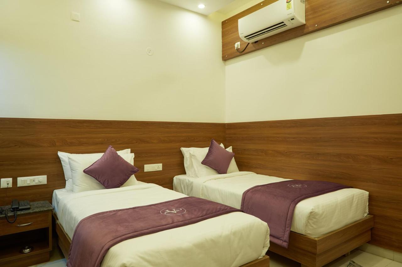 Vovo Premier Hotel Bangalore Extérieur photo