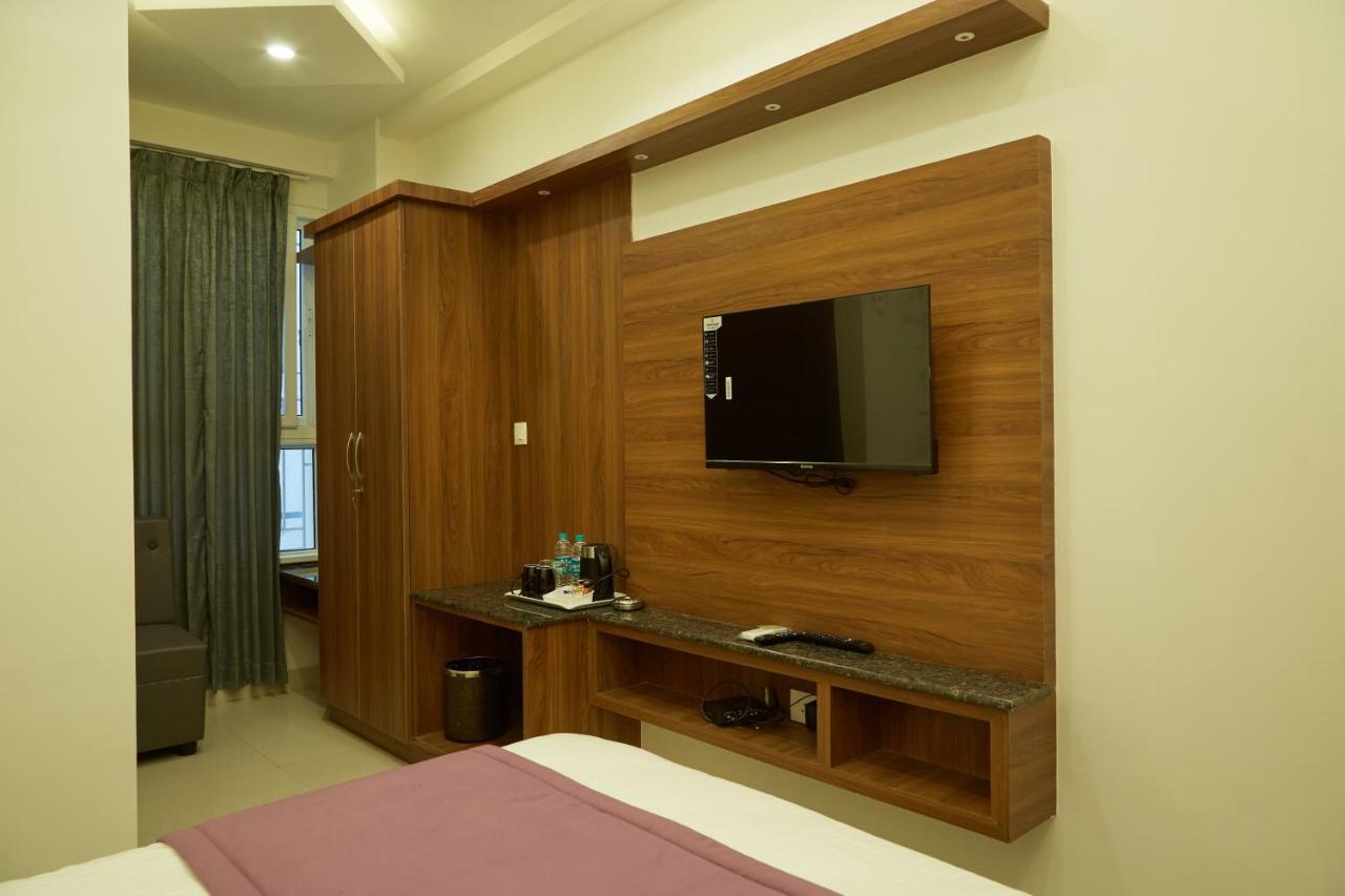 Vovo Premier Hotel Bangalore Extérieur photo